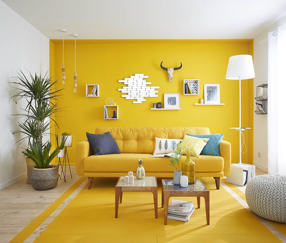 Thiết kế phòng khách chung cư 70m2 với tone vàng nổi bật