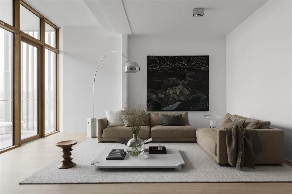 Phòng khách chung cư 70m2 phong cách tối giản thường sử dụng ít đồ nội thất 