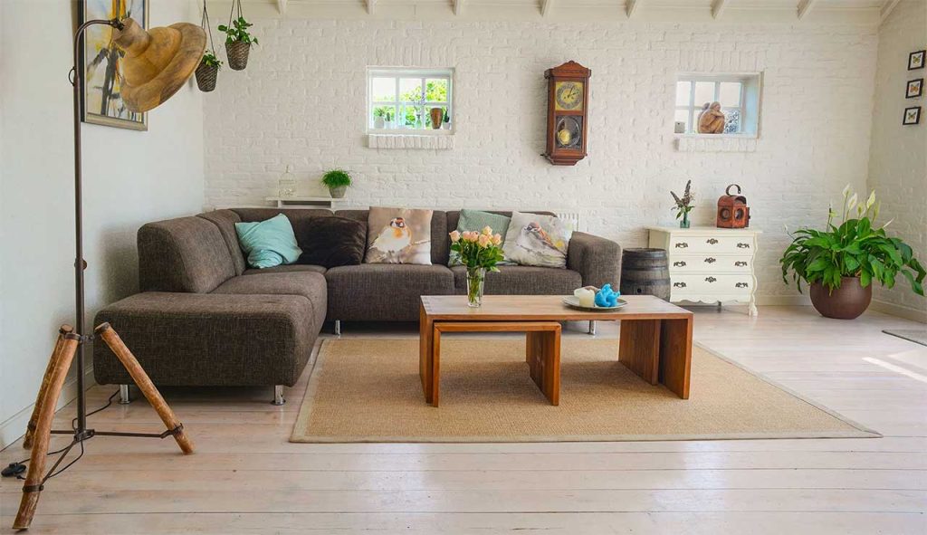 Kết hợp sử dụng nhiều chất liệu sẽ giúp không gian phòng khách nhỏ sinh động hơn