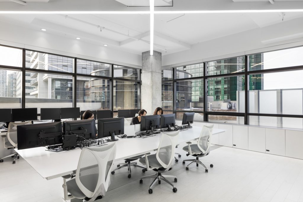 Mẫu thiết kế nội thất văn phòng 25m2 theo phong cách tối giản thường không sử dụng nhiều đồ nội thất để tối ưu diện tích